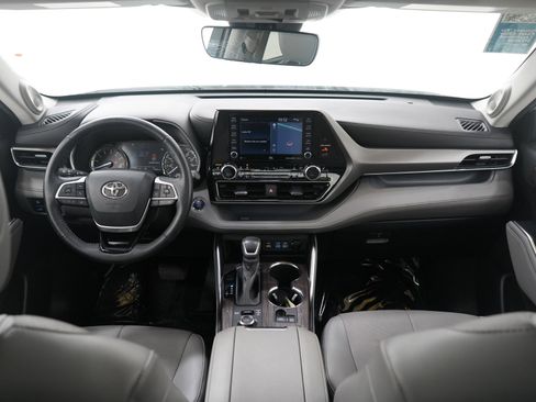 Used 2022 Toyota Highlander Limited image 15
