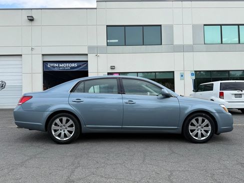 Used 2005 Toyota Avalon XLS FWD image 3