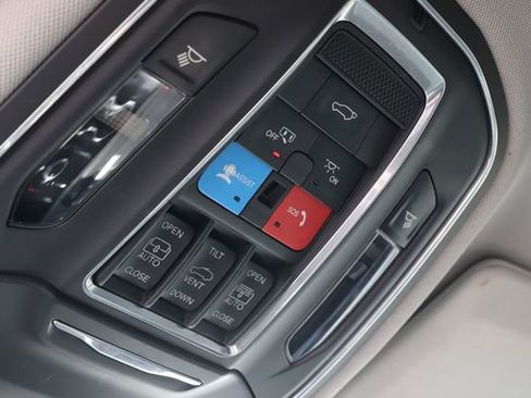 Used 2021 Jeep Grand Cherokee L Limited image 36