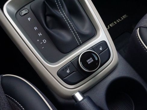 New 2026 Hyundai Venue SEL image 14