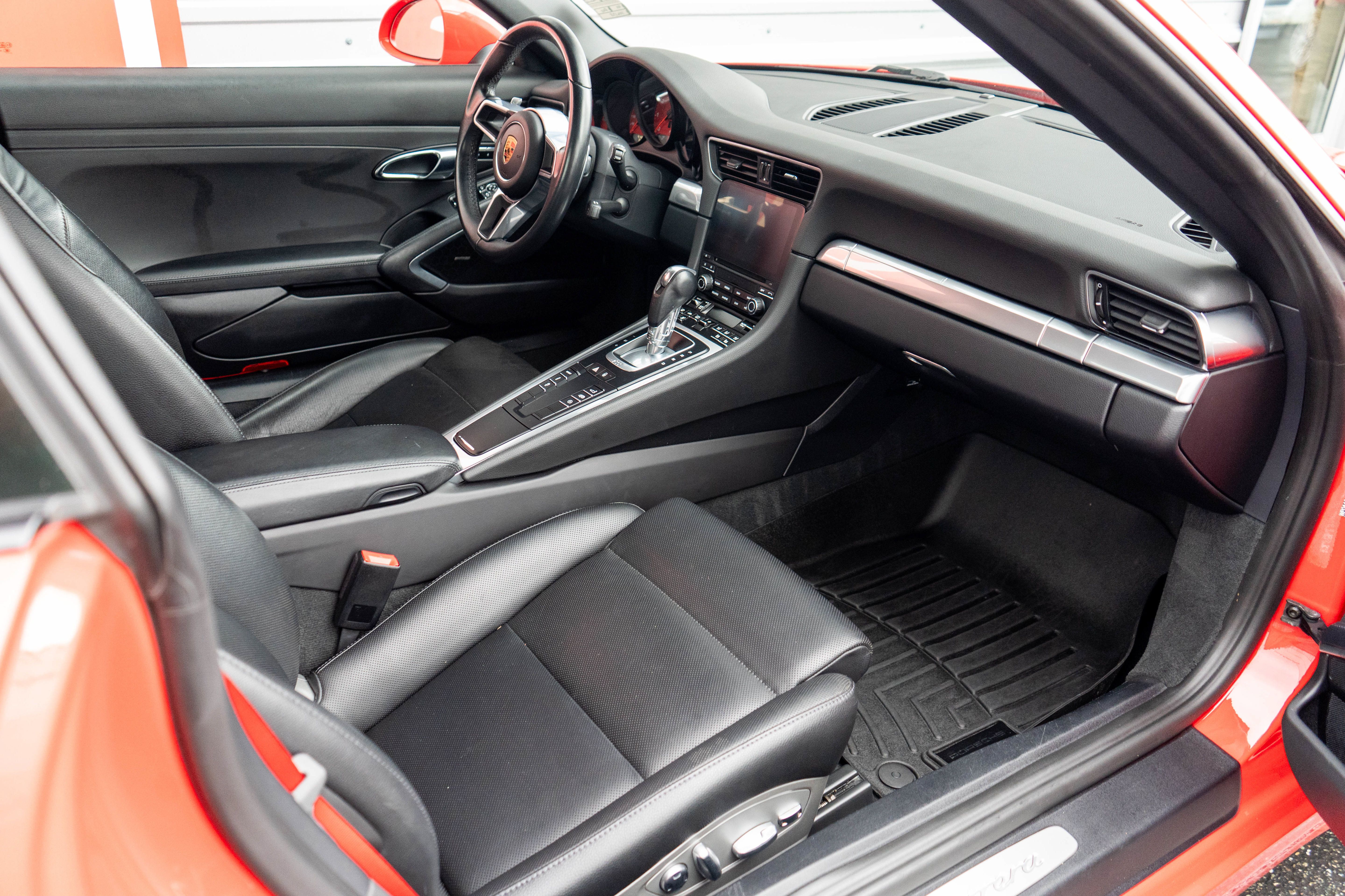 Used 2018 Porsche 911 Carrera RWD image 24