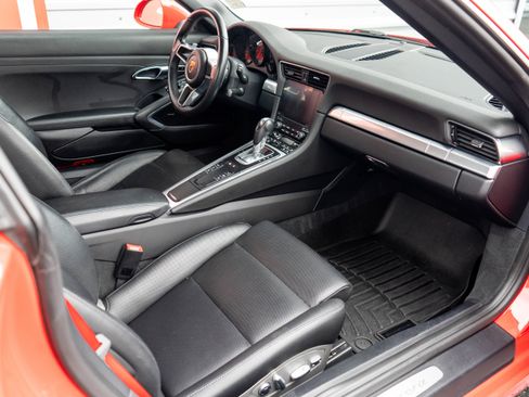 Used 2018 Porsche 911 Carrera RWD image 24