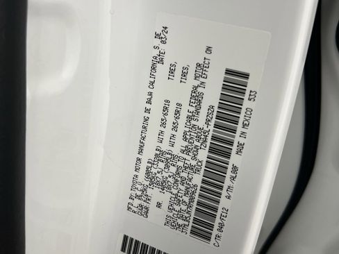 Used 2024 Toyota Tacoma TRD Sport w/ TRD Sport Upgrade Package image 29