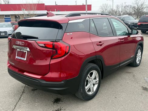 Used 2019 GMC Terrain SLE w/ Driver Convenience Package image 3