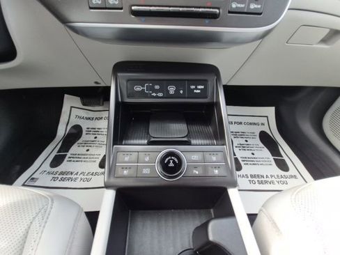 Used 2024 Hyundai Kona Limited image 28