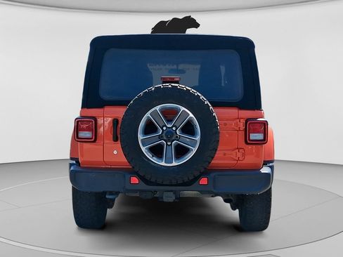 Used 2019 Jeep Wrangler Unlimited Sahara w/ Dual Top Group AWD/4WD image 4