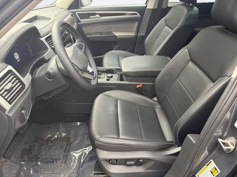 Used 2022 Volkswagen Atlas SE w/ Panoramic Sunroof Package image 11