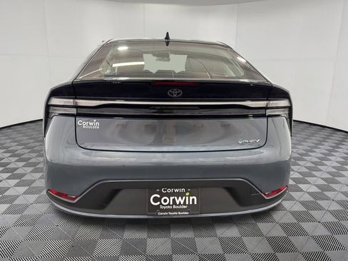Used 2026 Toyota Prius Plug-In Hybrid FWD image 5