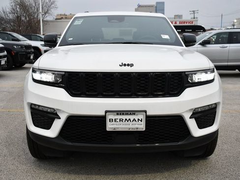 New 2025 Jeep Grand Cherokee Limited w/ Black Appearance Package AWD/4WD image 2