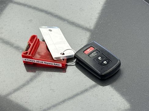 Used 2018 Toyota RAV4 XLE image 38