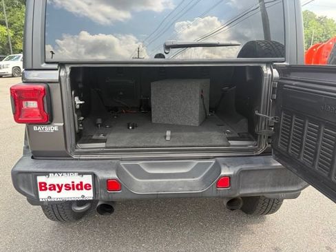 Used 2019 Jeep Wrangler Unlimited Sahara w/ Cold Weather Group AWD/4WD image 19