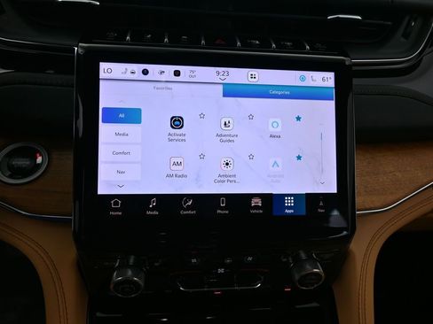 Used 2025 Jeep Grand Cherokee L Summit image 27