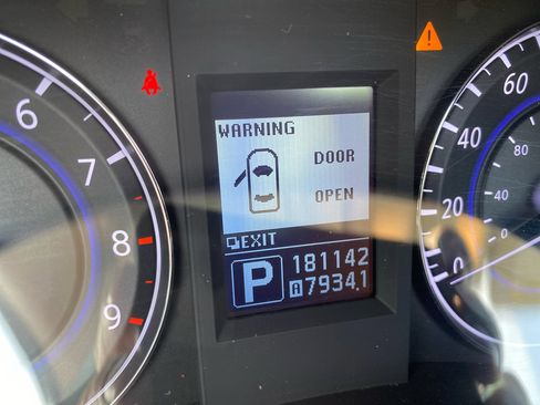 Used 2011 INFINITI G37 Sport w/ Premium Pkg image 18