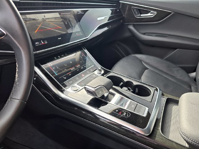 Used 2022 Audi Q7 3.0T Premium w/ Convenience Package AWD/4WD image 25