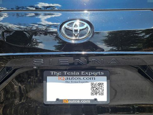 Used 2014 Toyota Sienna XLE FWD image 28