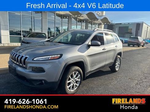Used 2015 Jeep Cherokee Latitude w/ Comfort/Convenience Group AWD/4WD image 2