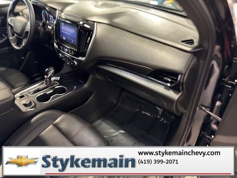 Used 2022 Chevrolet Traverse RS image 19