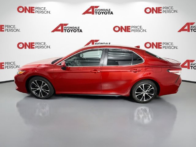 Certified 2020 Toyota Camry SE w/ Blackout Package FWD image 5