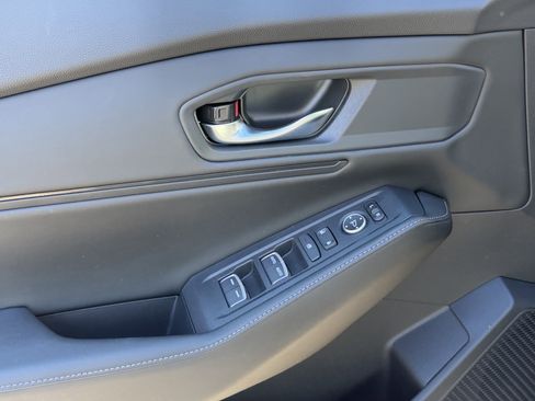 Used 2025 Honda Accord Sport image 12