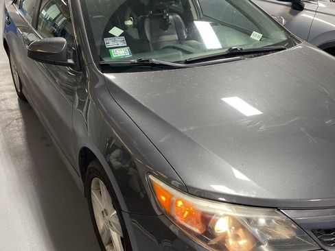 Used 2014 Toyota Camry SE image 3