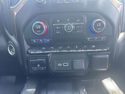 Used 2022 Chevrolet Silverado 1500 High Country w/ Technology Package image 21