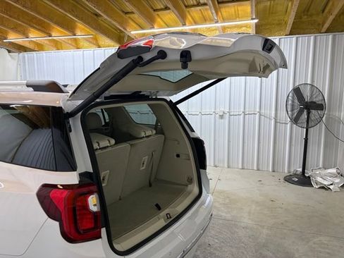 Used 2023 GMC Acadia Denali AWD/4WD image 10
