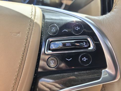 Used 2019 Cadillac Escalade Platinum RWD image 26