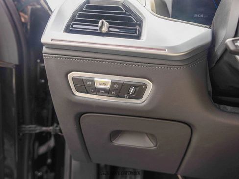 Used 2023 BMW XM image 33