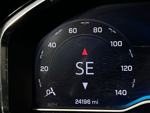 Used 2024 Chevrolet Silverado 3500 LT image 21