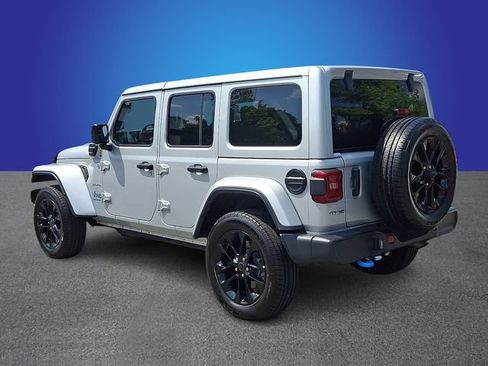 Used 2024 Jeep Wrangler Unlimited Sahara AWD/4WD image 6