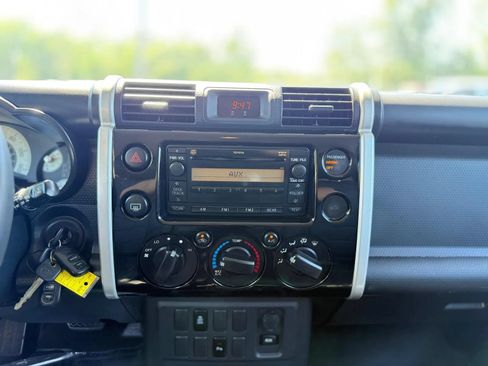 Used 2007 Toyota FJ Cruiser 4WD image 17