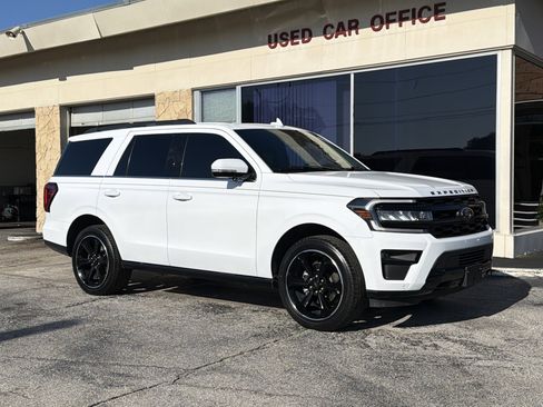 Used 2023 Ford Expedition Limited AWD/4WD image 1