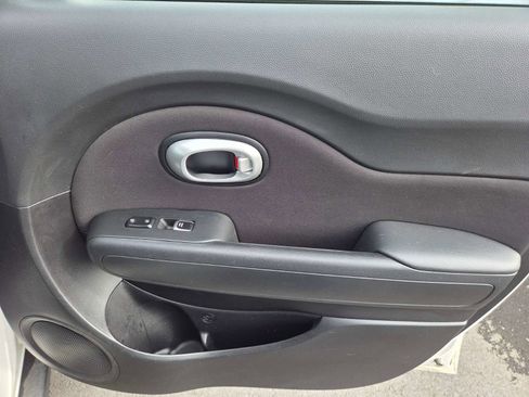 Used 2019 Kia Soul + image 15
