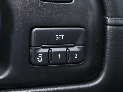 Used 2019 Chevrolet Silverado 1500 LTZ AWD/4WD image 8