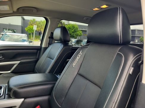 Used 2019 Nissan Titan PRO-4X w/ Pro-4x Convenience Package AWD/4WD image 22