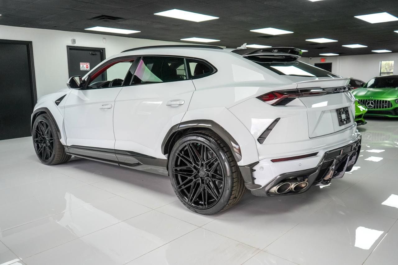 Used 2020 Lamborghini Urus AWD/4WD image 3