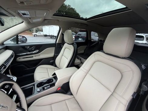 New 2026 Lincoln Corsair Premiere image 13