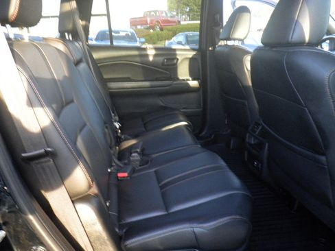 Used 2023 Honda Passport TrailSport image 23