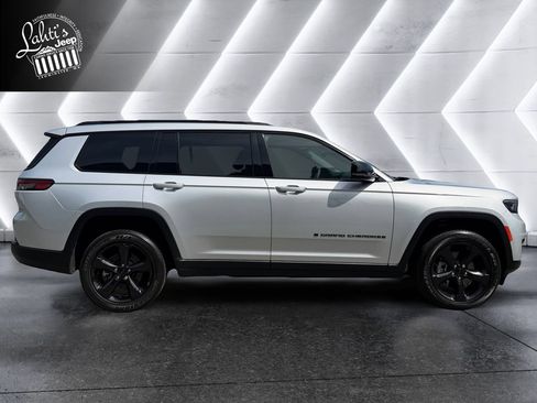 Used 2023 Jeep Grand Cherokee L Laredo AWD/4WD image 6