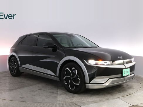 Used 2024 Hyundai Ioniq 5 Limited image 13