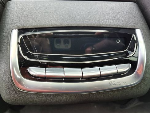 New 2025 Cadillac XT6 Luxury image 38