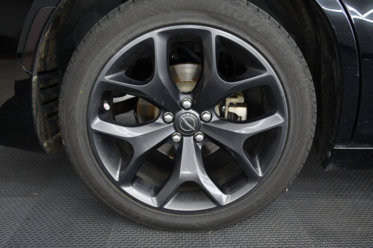 Used 2021 Chrysler 300 Touring L RWD image 40