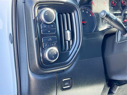 Used 2024 GMC Sierra 2500 Pro w/ Convenience Package image 10