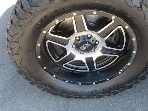 Used 2016 Ford F150 Lariat w/ Equipment Group 502A Luxury AWD/4WD image 16