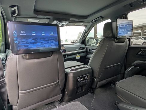 New 2026 Chevrolet Suburban High Country AWD/4WD image 9
