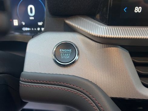 Used 2025 Ford Explorer Active w/ Active Comfort Package image 31