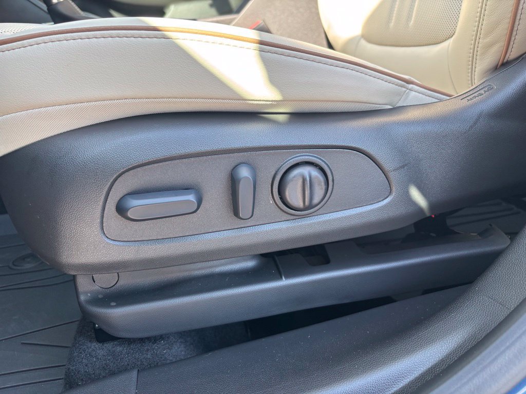 Used 2026 Buick Encore GX Avenir w/ Avenir Technology Package FWD image 16