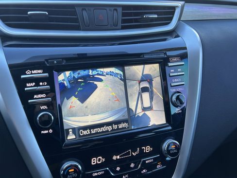 Used 2018 Nissan Murano SV w/ Premium Package image 16