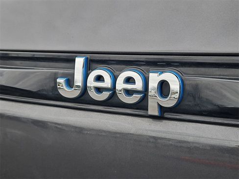 Used 2023 Jeep Grand Cherokee Overland image 25