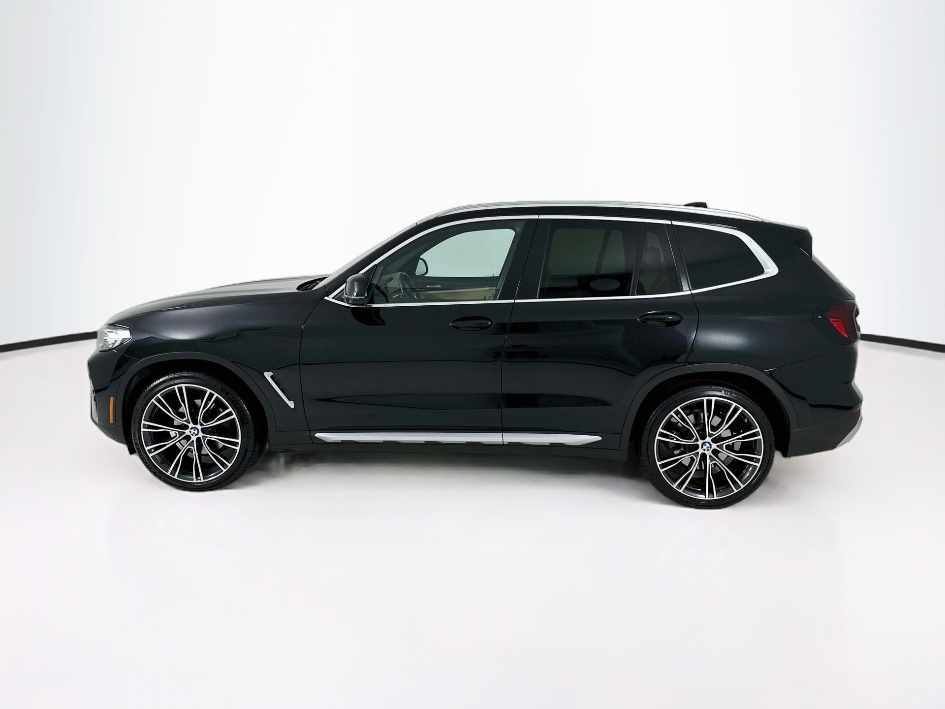 Used 2022 BMW X3 xDrive30i w/ Premium Package 2 (ZPA) AWD/4WD image 5